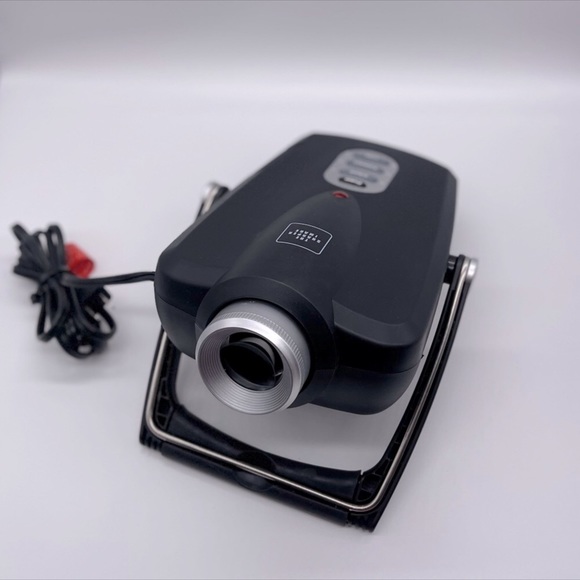 THE SHARPER IMAGE ENTERTAINMENT PROJECTOR - Picture 4 of 6